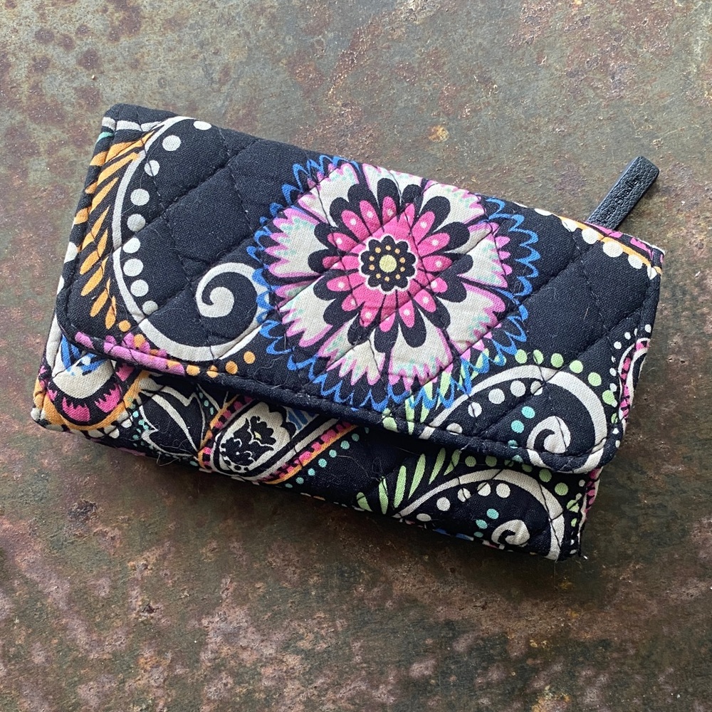 Vera Bradley Bandana Swirl (Ret.) Quilted Tri-Fold Wallet Wristlet Missing Strap